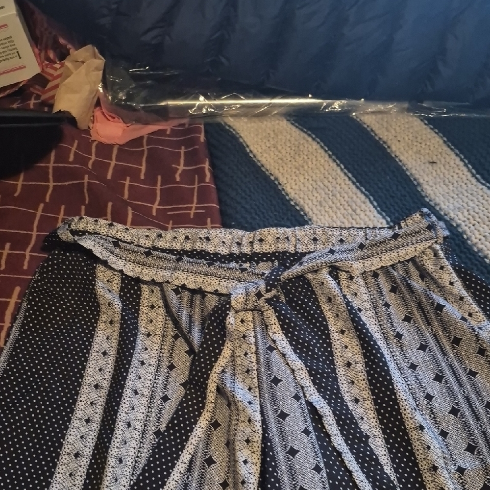 SHEIN Black and White Geometric A-Line Skirt